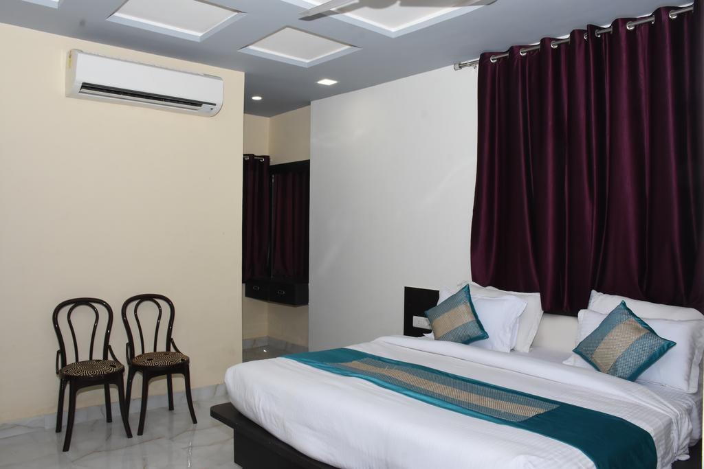 Guest house Aaradhya Residency