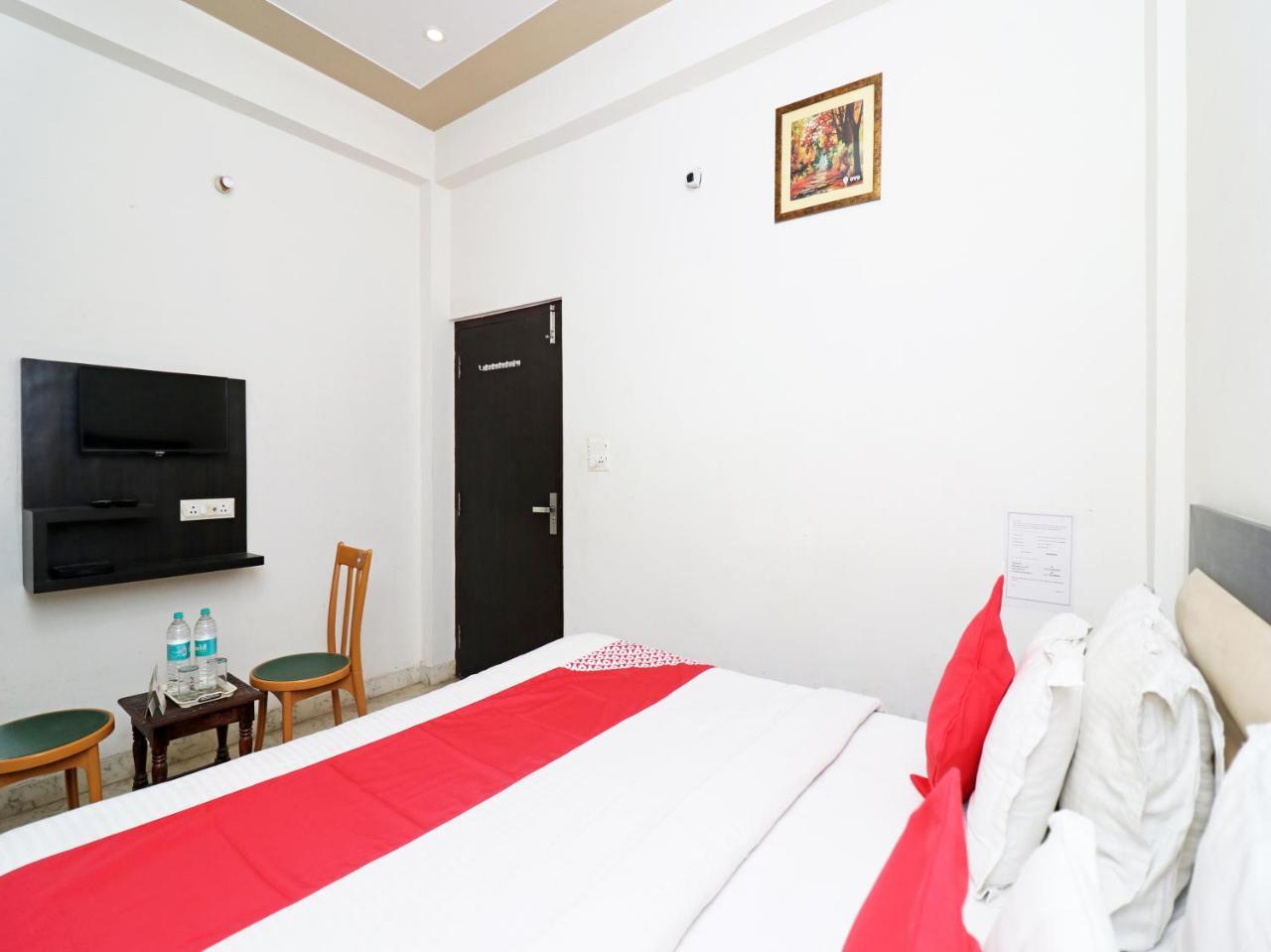 Guest house Aaradhya Residency